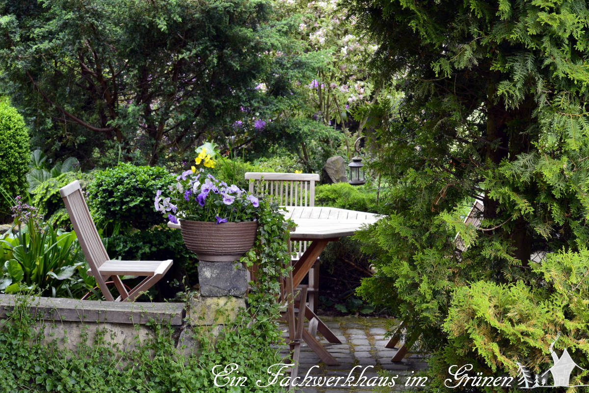 Sitzplatze In Unserem Garten